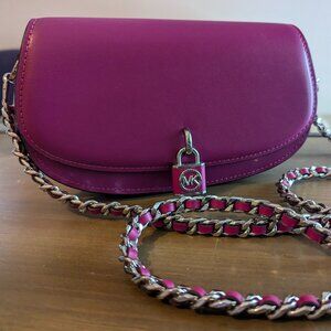 Michael Kors Mila Small Crossbody Chain fuchsia